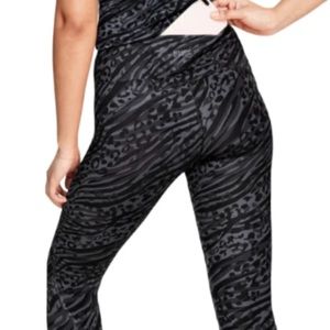 Victoria's Secret PINK Buttery Soft Leggings - Size M Gray Animal Print